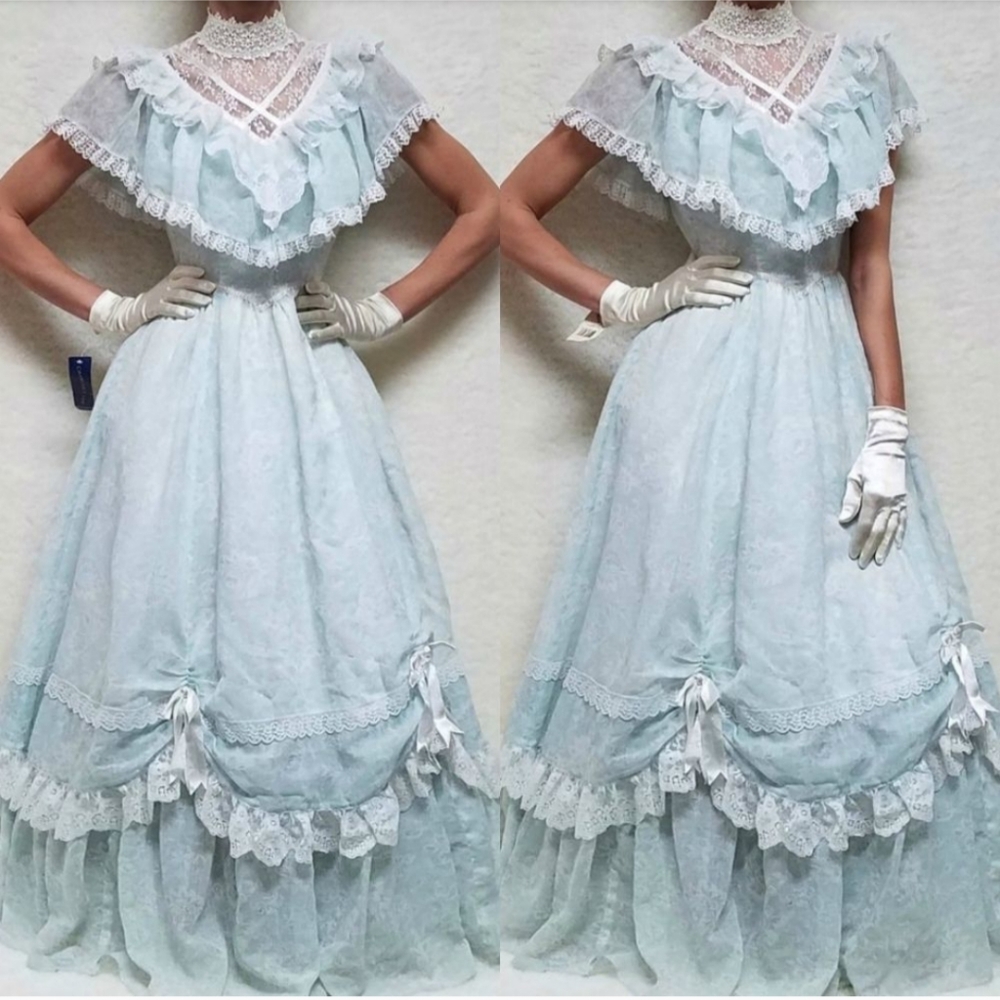 Rare Vintage 1970s Gunne Sax Baby Blue Floral Lace Victorian Prairie Dress Glove